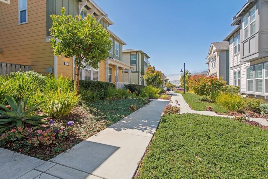 2610 Bluewater Court