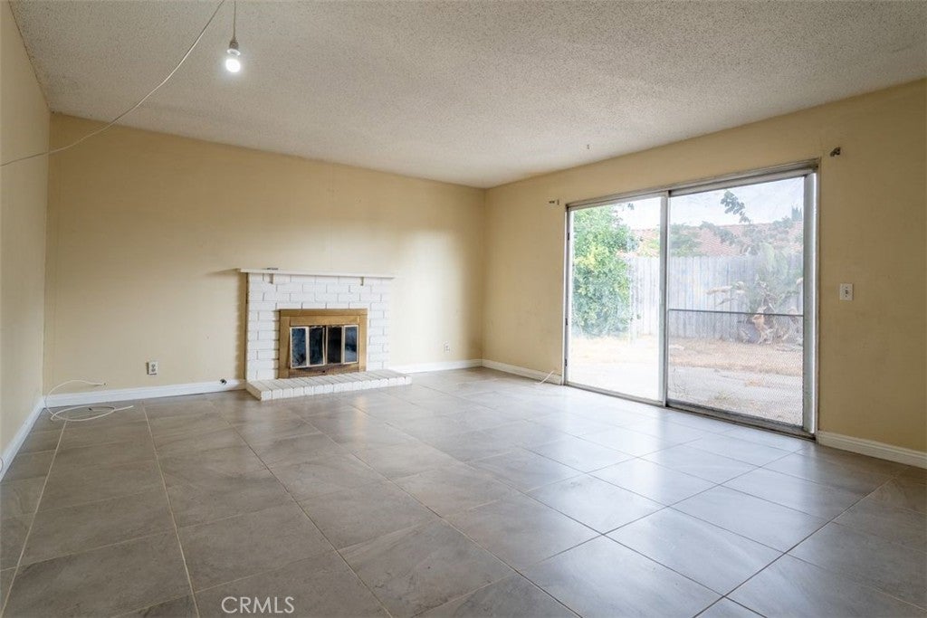 11617 Carnation