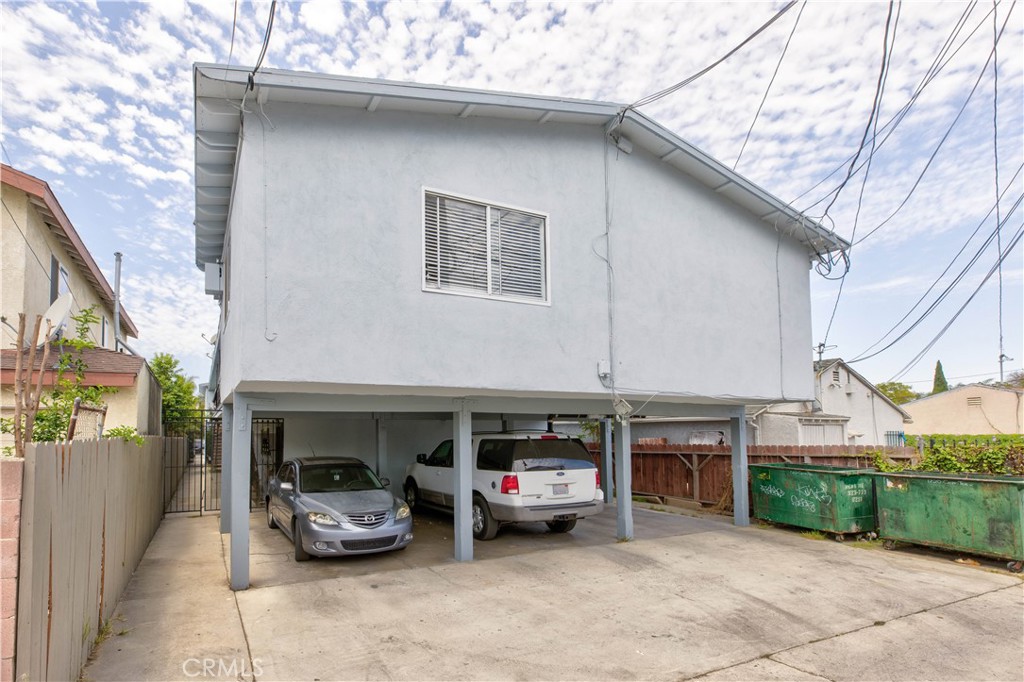1720 Cerritos Avenue 1
