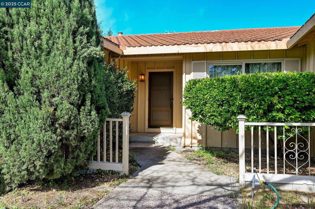9887 Broadmoor Dr