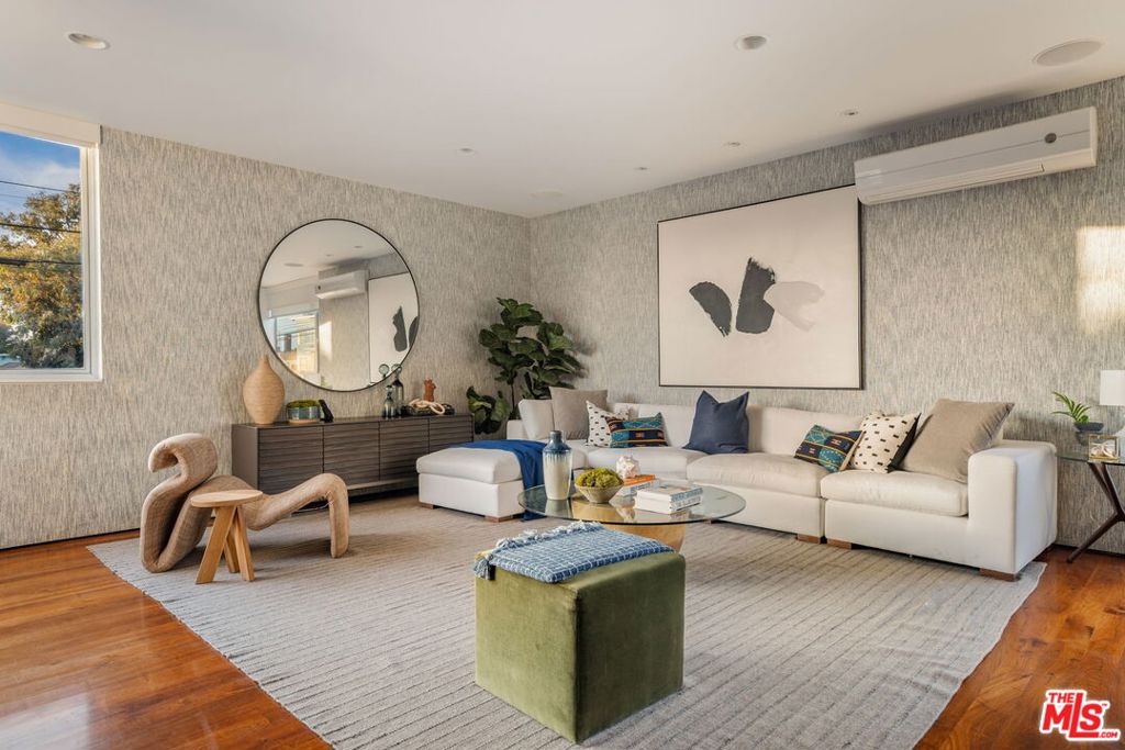 49 Brooks Avenue, Venice CA 90291