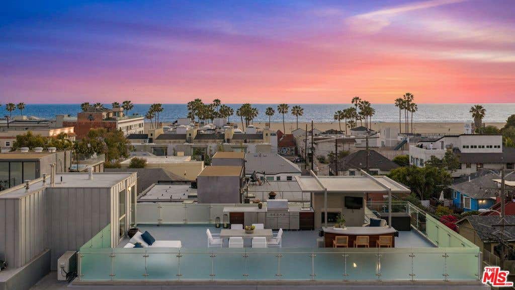 Photo of 49 Brooks Avenue, Venice, CA 90291 (MLS # 26860925)
