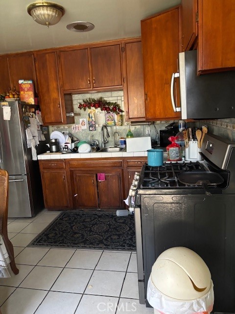 588 N Pico Avenue