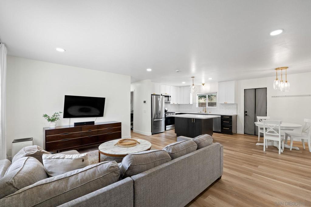 12244 Lakeshore Drive