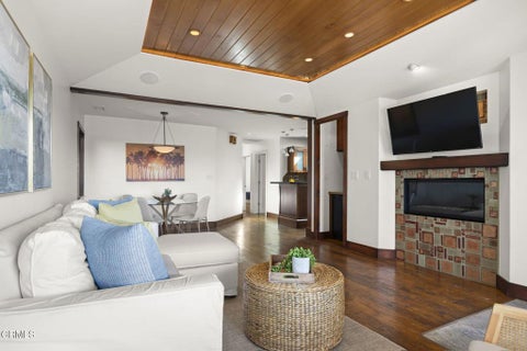 Tiny photo for 2916 Lakeshore Court, Oxnard, CA 93035 (MLS # V1-39223)