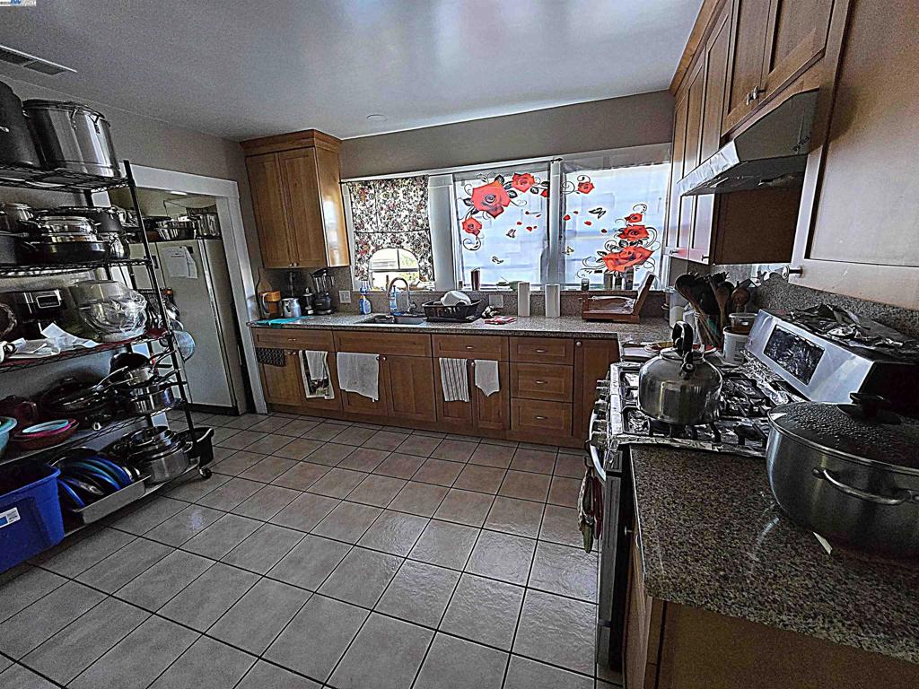 FRUITVALE - Residential Income