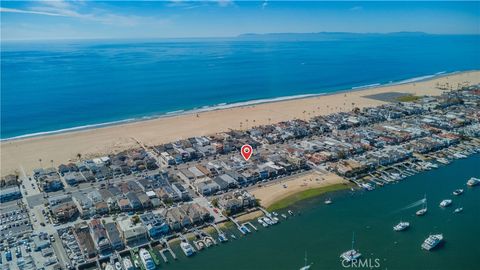 Photo of 920 W Balboa Blvd, Newport Beach, CA 92661 (MLS # NP26048245)