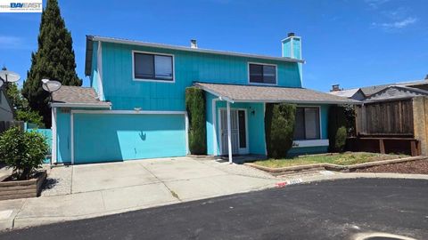 Photo of 29011 Colony Ct, Hayward, CA 94544 (MLS # 41140580)