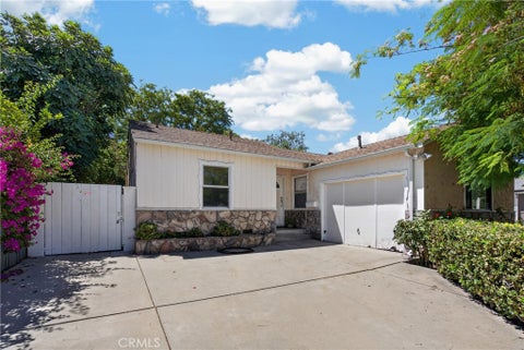 Photo of 19134 Welby WAY, Reseda, CA 91335 (MLS # SR26182172)