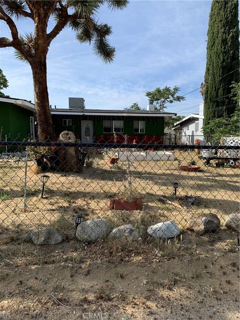 Photo of 57054 Antelope Trail, Yucca Valley, CA 92284 (MLS # SR25089816)