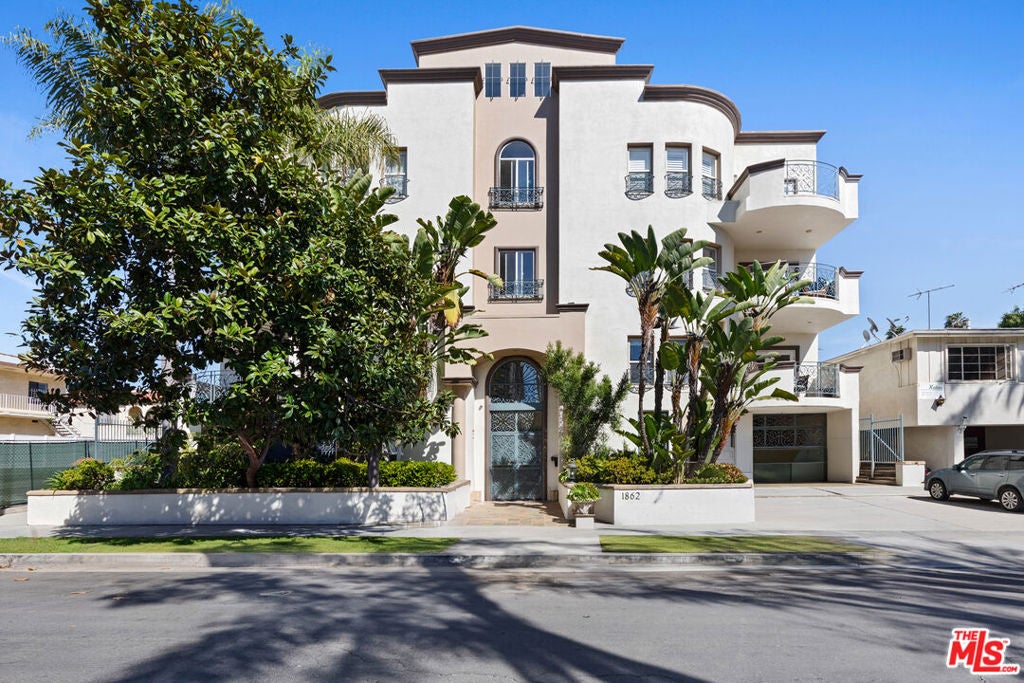 1862 S Bentley Avenue 202, Los Angeles CA 90025
