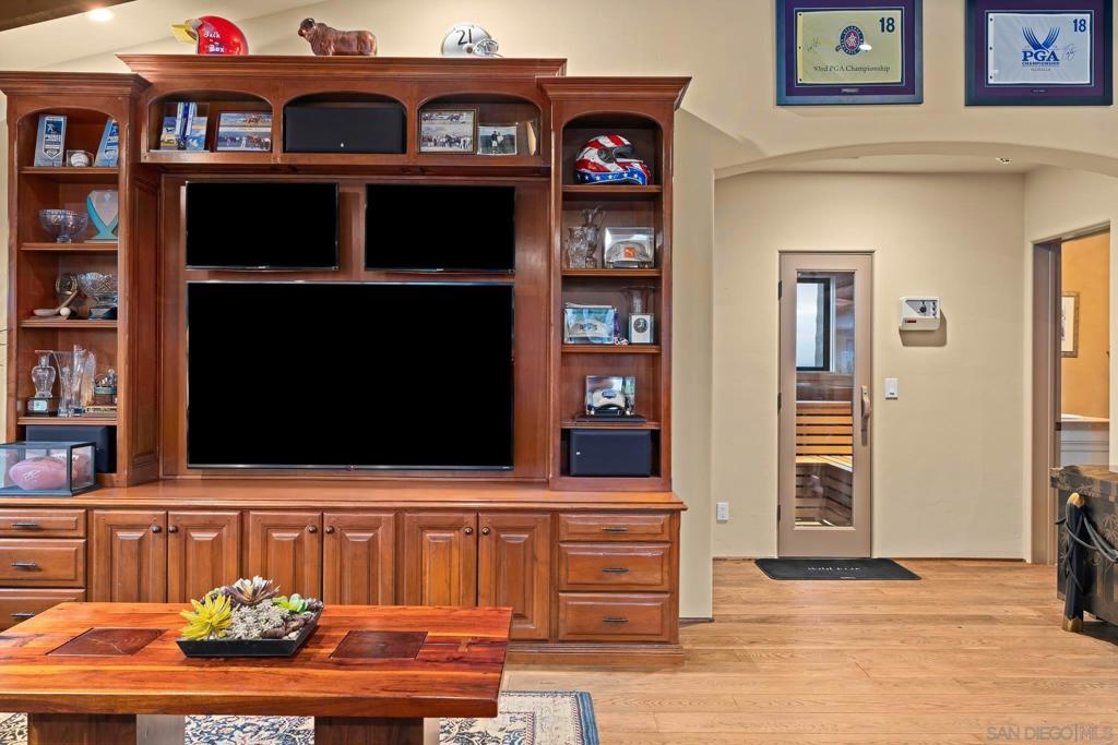 Rancho Santa Fe - Residential