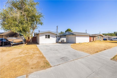 Photo of 343 E Lingard Street, Lancaster, CA 93535 (MLS # SR26208221)