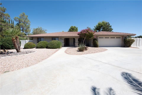 Photo of 19934 Itasca RD, Apple Valley, CA 92308 (MLS # WS26188874)