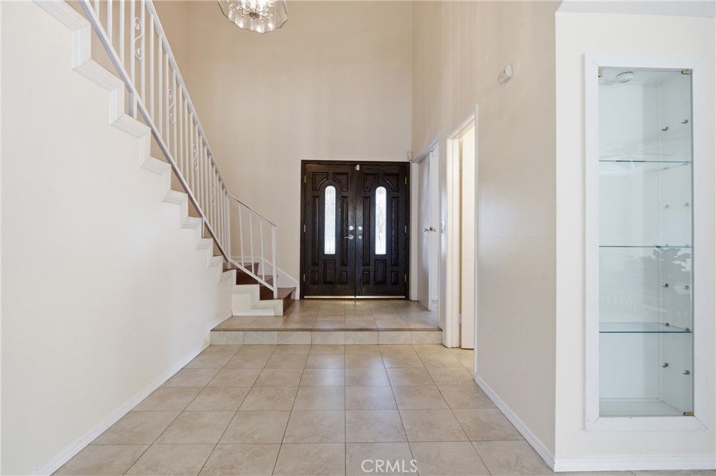 370 W Blaine