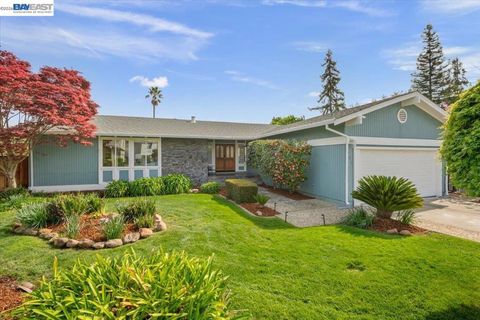 Photo of 657 Byrdee Way Way, Lafayette, CA 94549 (MLS # 41127911)