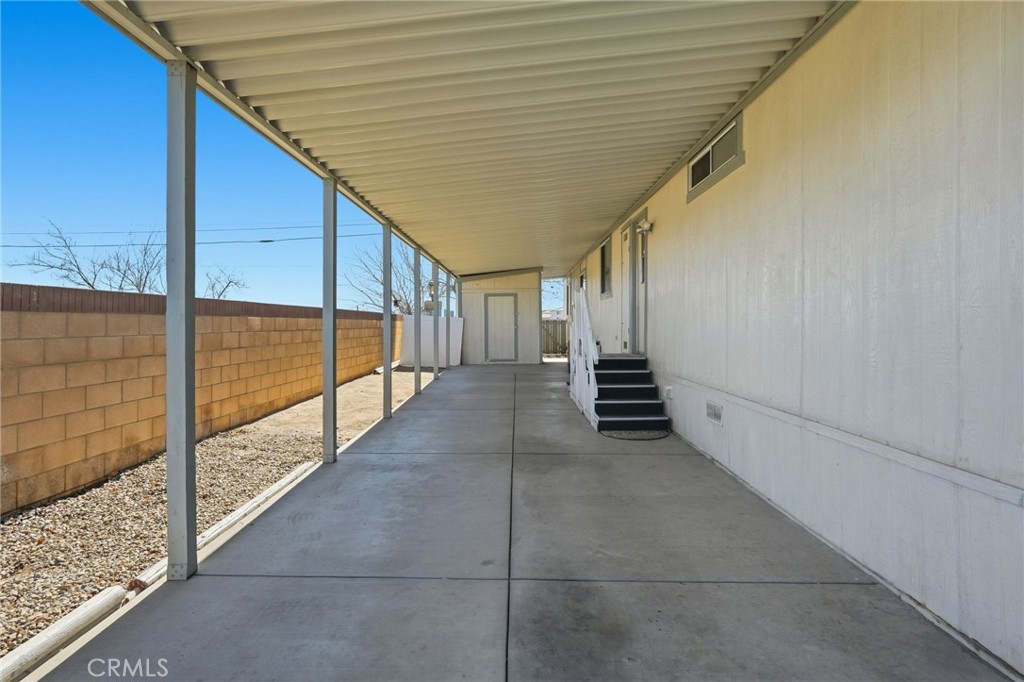 2121 E Avenue I 10