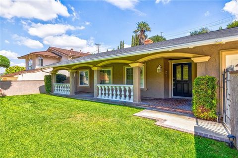 Photo of 2504 Sarandi Grande Dr, Hacienda Heights, CA 91745 (MLS # TR26055813)