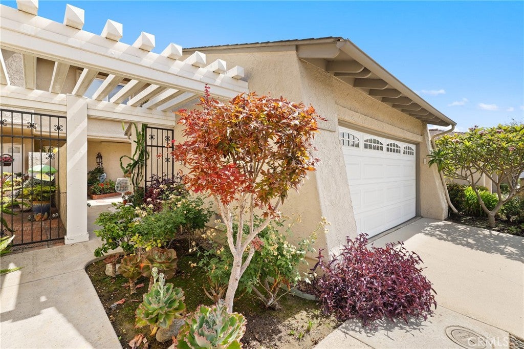 17034 Avenida Suenos, Fountain Valley CA 92708
