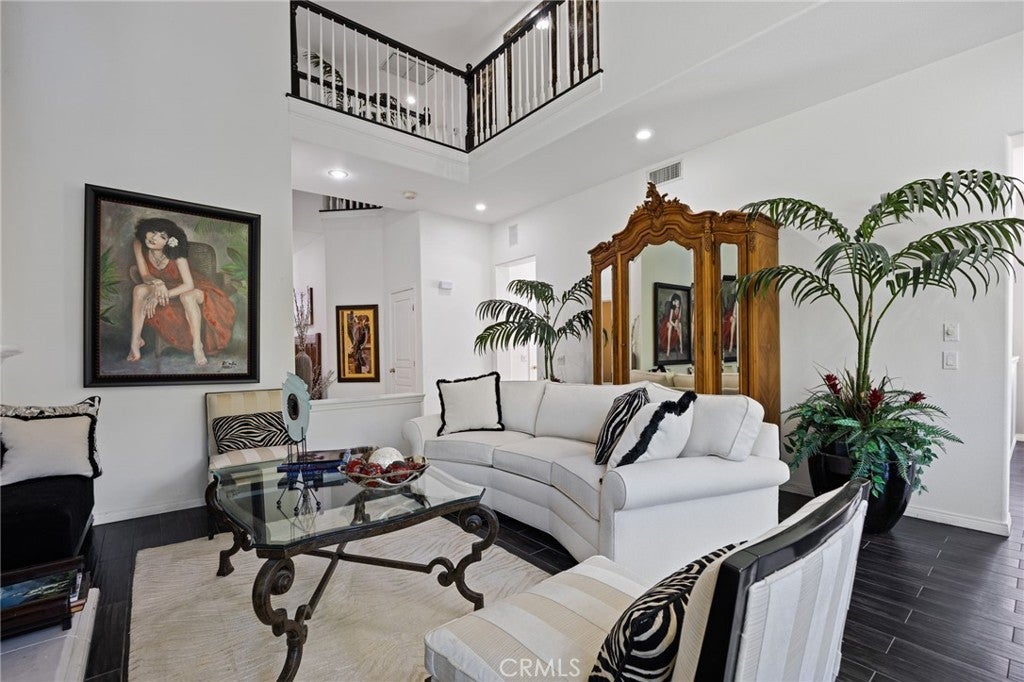 3203 Bayshore