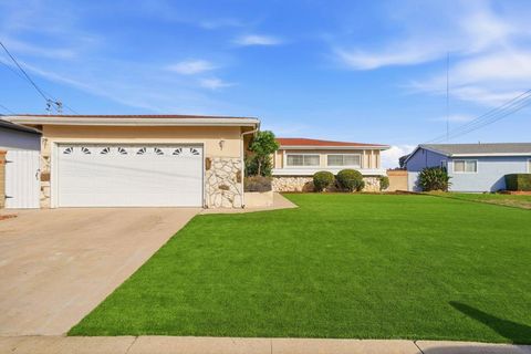 Photo of 4950 Dafter Dr Dr, San Diego, CA 92102 (MLS # 250045324SD)