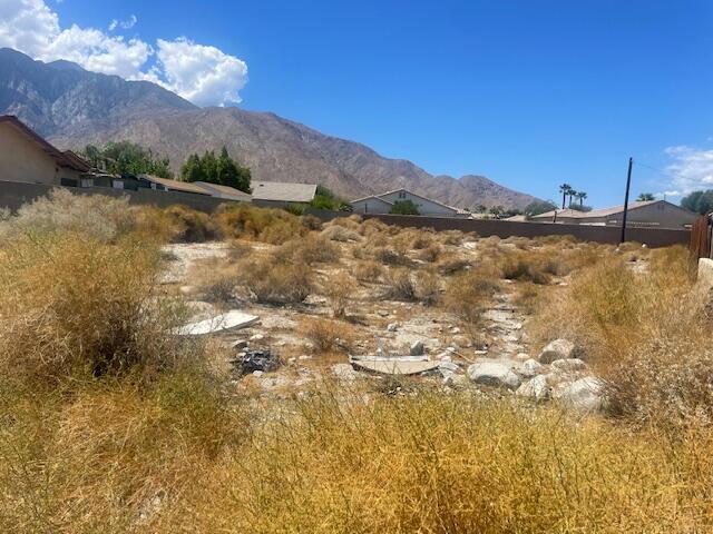 Desert Highland Gateway - Land