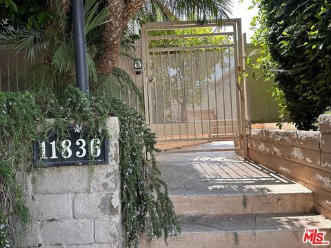 Photo of 11836 Mayfield Avenue #9, Los Angeles, CA 90049 (MLS # 26743227)