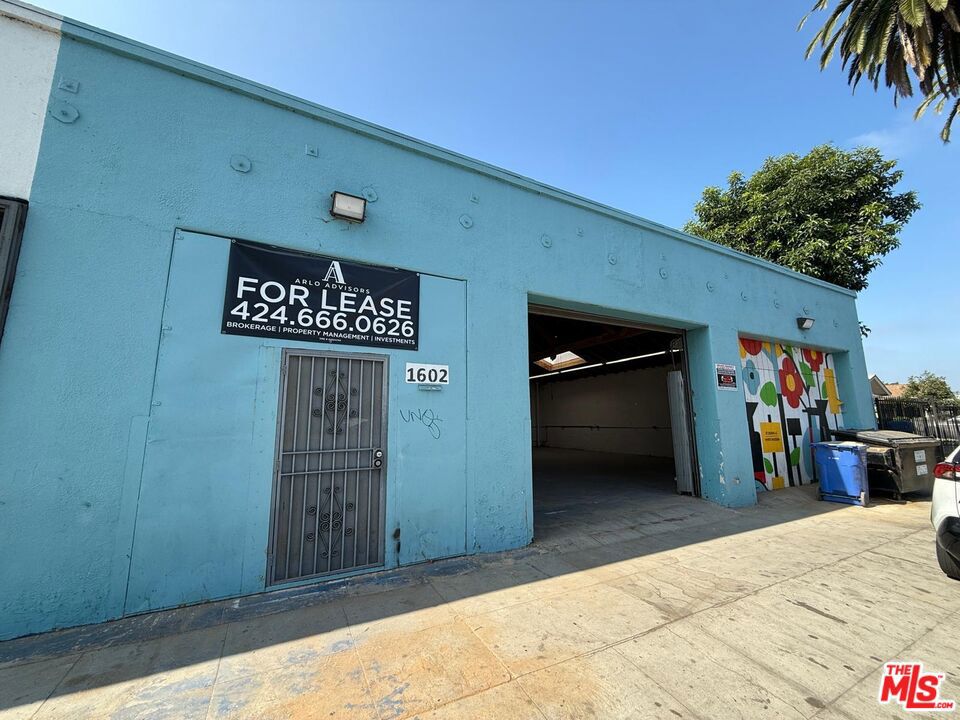 MOVE IN READY WOODWORKING SHOP AVAILABLE. PERFECT SPACE FOR ONE OR TWO PROFESSIONAL WOOD WORKERS.1602 W. 39TH PL. LOS ANGELES, CA 90062. *ALL NEW ELECTRICAL UPGRADES FOR WOOD WORKING EQUIPMENT INCLUDING: PANEL BOX WITH ROOM FOR ADDITIONAL BREAKERS IF NEEDED - CURRENTLY POWERING: 220,230 AND 240 PLUGS, TWO SAW TOPS, 20' PLANER JOINTER, BANDSAW, EDGE SANDER, SPINDLE SANDER, DUST COLLECTION. LOTS OF OUTLETS - TOOLS NOT INCL.*NEW OVER HEAD LIGHTS*DEDICATED PRIVATE OFFICE W/ KITCHENETTE*SAND BLASTED BOW TRUSS CEILINGS WITH SKYLIGHTS*NEW LARGE ROLL UP DOOR - 12' W X 10' H*MEZZANINE SPACE FOR EXTRA STORAGE - 18'X18' - NOT INCLUDED IN SF*10' X 8' X2' BUILT IN STORAGE CABINETS*NEW PRIVATE BATHROOM*LARGE OPEN FLOOR PLAN OVER 2,000 SQ. FT. MINIMUM 3 YEAR LEASE OR LONGER