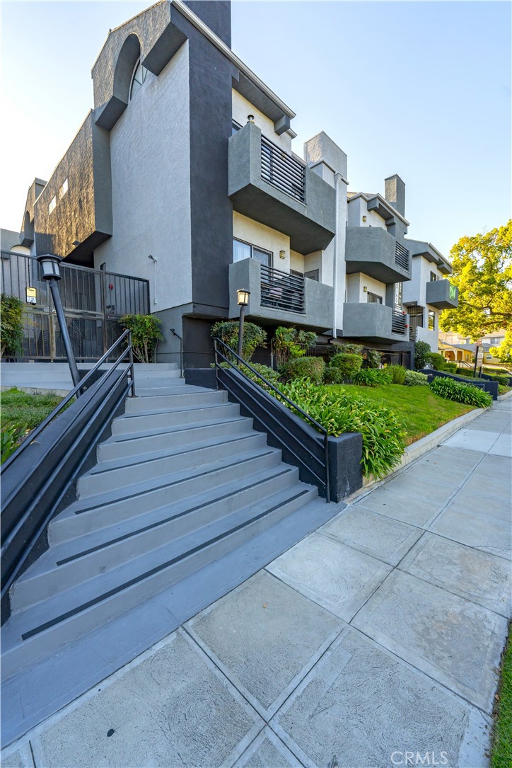 We are pleased to offer for sale the Media Crest @701, a turn-key 24 units multifamily offering in the city of Burbank Ca.
Comprised of fully upgraded and remodeled units and grounds, the offering requires virtually no capital upgrade requirements and is being delivered at 12.9 grm and 5.62% cap.
Unit mix of (16) 2+2, (8) 1+1 are supplied with balconies/patios, fireplaces, dishwashers, central AC & heat, and are secured by gated parking and controlled access.
Situated in the heart of Burbank, a thriving media and entertainment hub, this property offers proximity to major studios like Warner Bros., Disney, and NBC. Burbank is known for its strong rental demand and stable real estate market, making it an excellent location for apartment investment. Directly across the street is the "Ranch Lot Development" a $500,000,000 project being completed in 2025 is comprised of 926,000 sq ft media & office space.
Burbank has a strong local economy driven by entertainment, tech, and media industries, making it a resilient market for residential real estate. The city’s ongoing development and economic growth provide a stable investment environment.
With its central location and solid demand for rentals, Media Crest @701 is poised to continue to generate consistent cash flow. It represents a safe and reliable long-term investment in a high-demand area.
Also available with sister property 520 N Hollywood Way, 20 units, if desired.