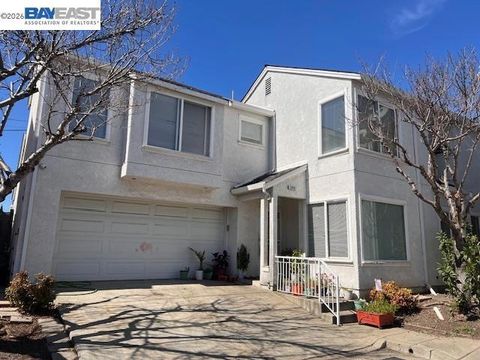 Photo of 20667 Blossom Cmn Cmn, Hayward, CA 94541 (MLS # 41128476)