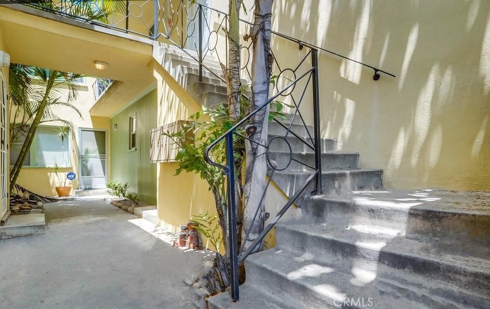 219 Esperanza Ave #7