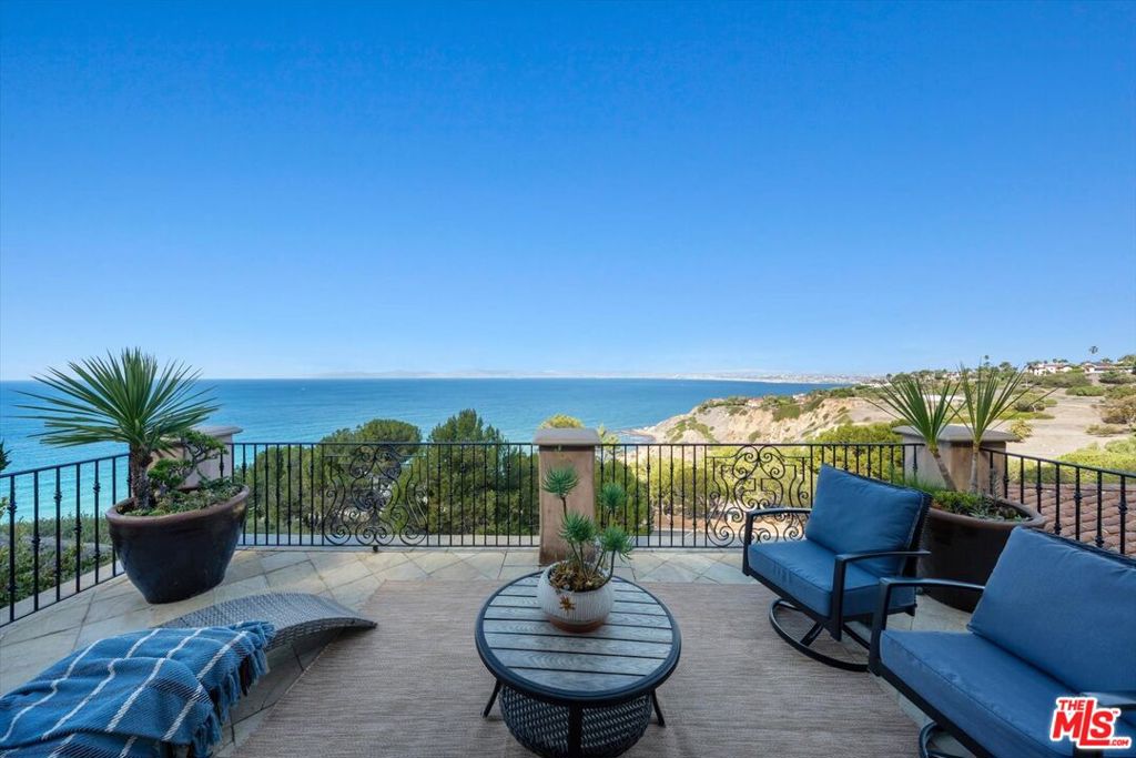 1128 Palos Verdes Drive