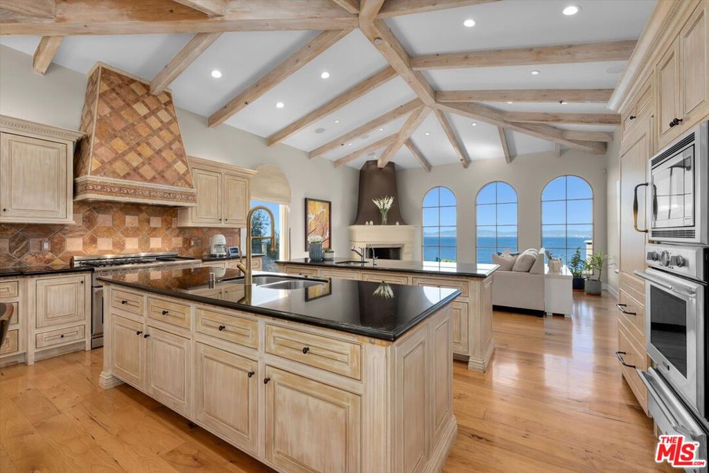 1128 Palos Verdes Drive