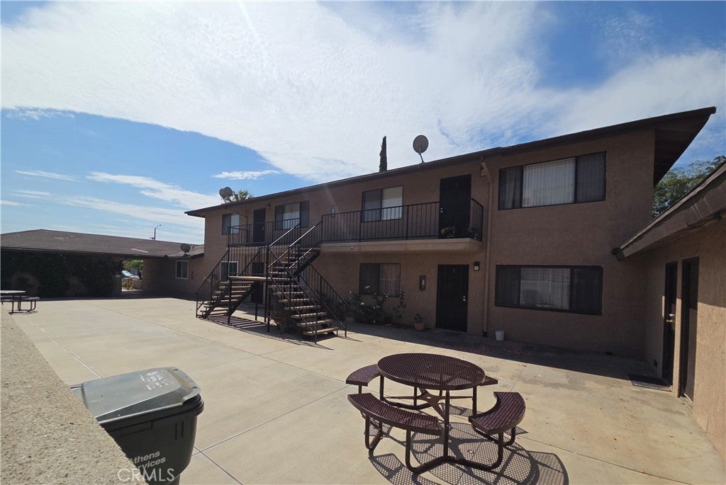619 N Alameda Avenue