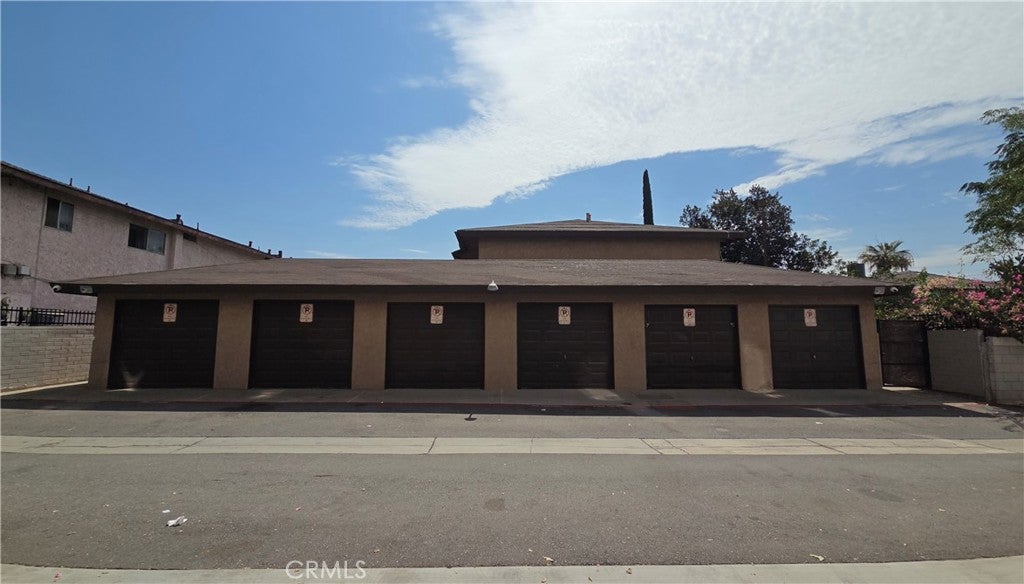 619 N Alameda Avenue