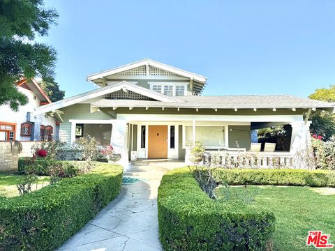 Photo of 4501 S Budlong Avenue, Los Angeles, CA 90037 (MLS # 26669305)