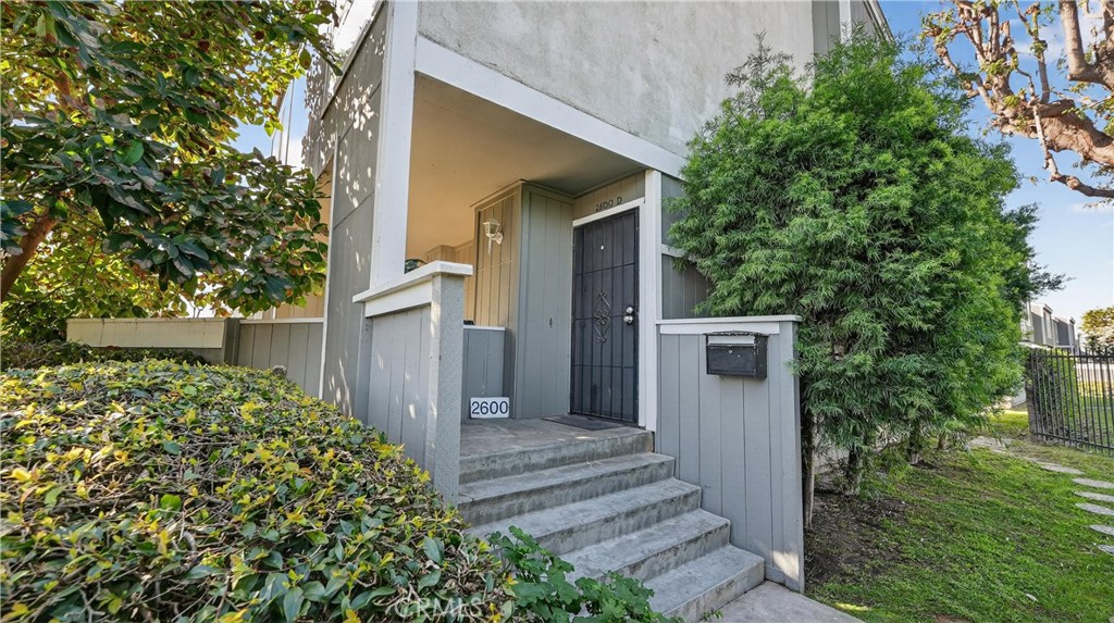 2600 W Segerstrom Avenue D