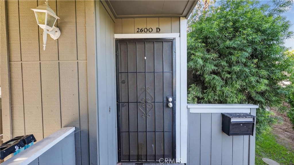 2600 W Segerstrom Avenue D