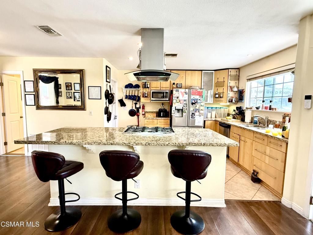 Properties 653 Calle Clavel