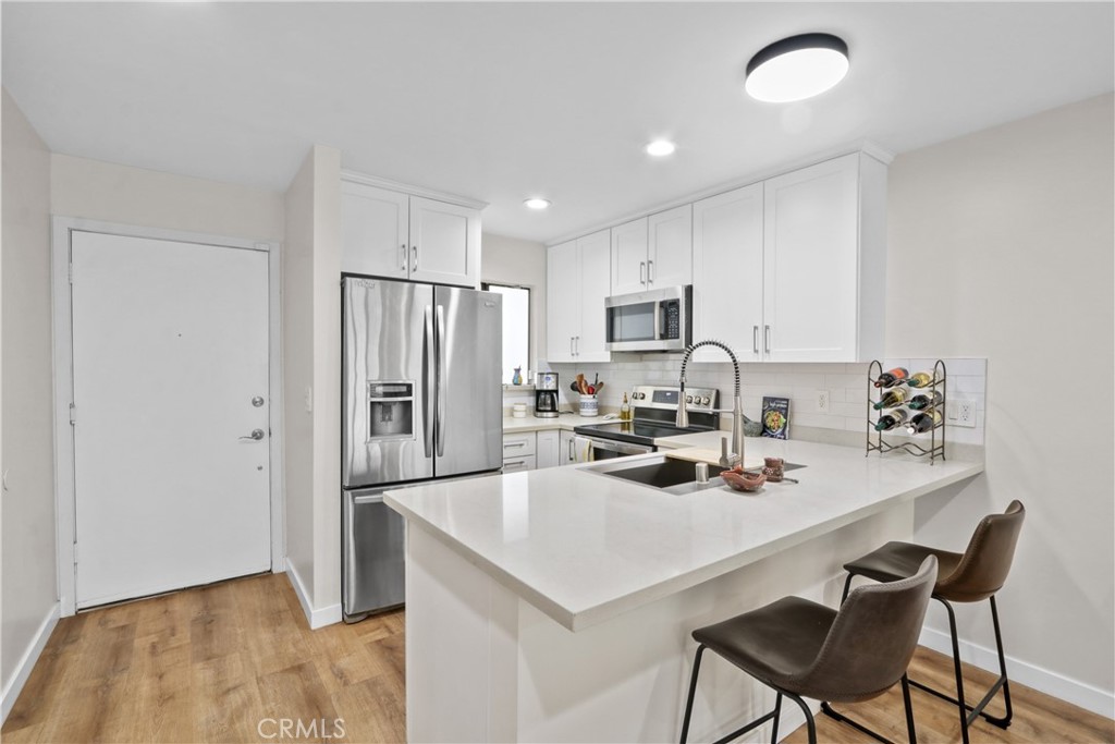2332 E 17th Street 103