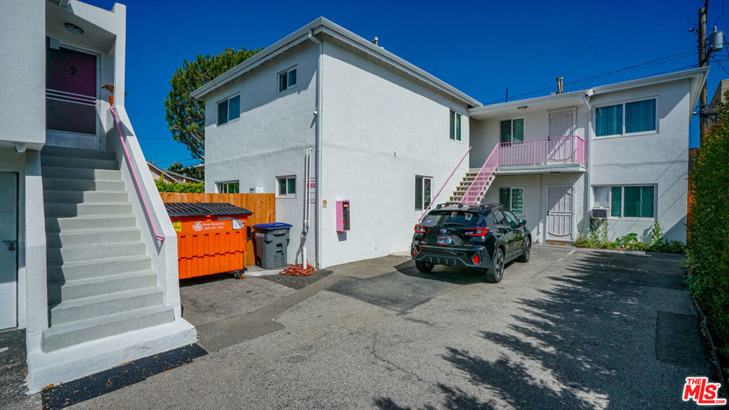 331 W Windsor Road