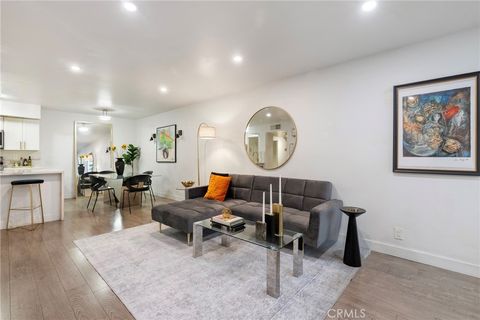 Photo of 906 N Doheny Dr #303, West Hollywood, CA 90069 (MLS # OC26017956)