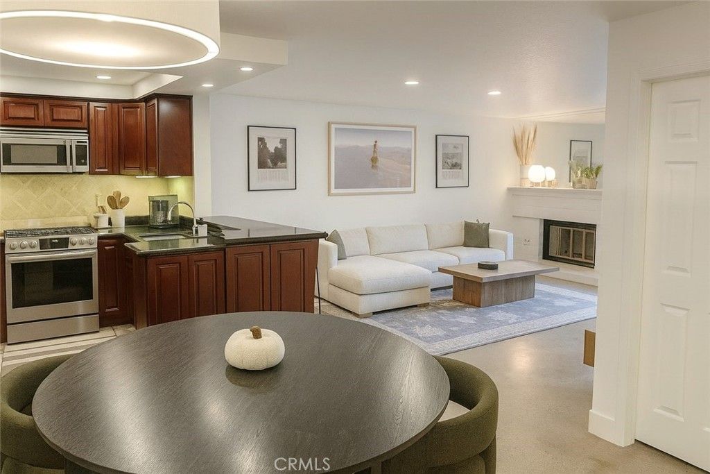 Photo of 8512 Tuscany #222, Playa Del Rey, CA 90293 (MLS # SR25272874)