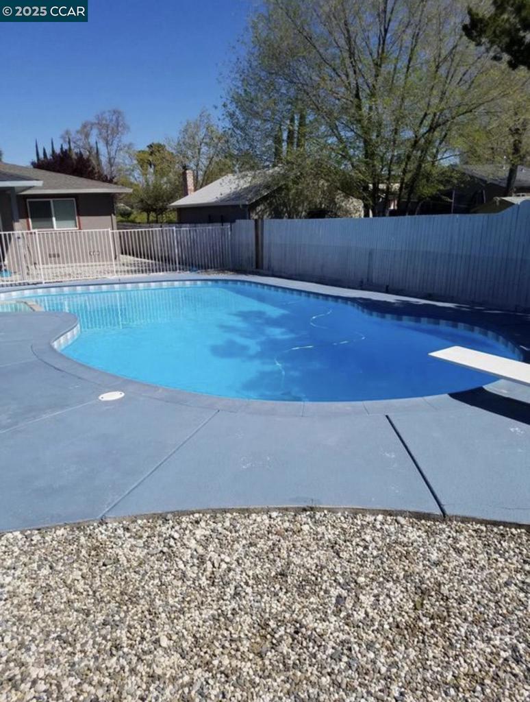 BRENTWOOD - Residential