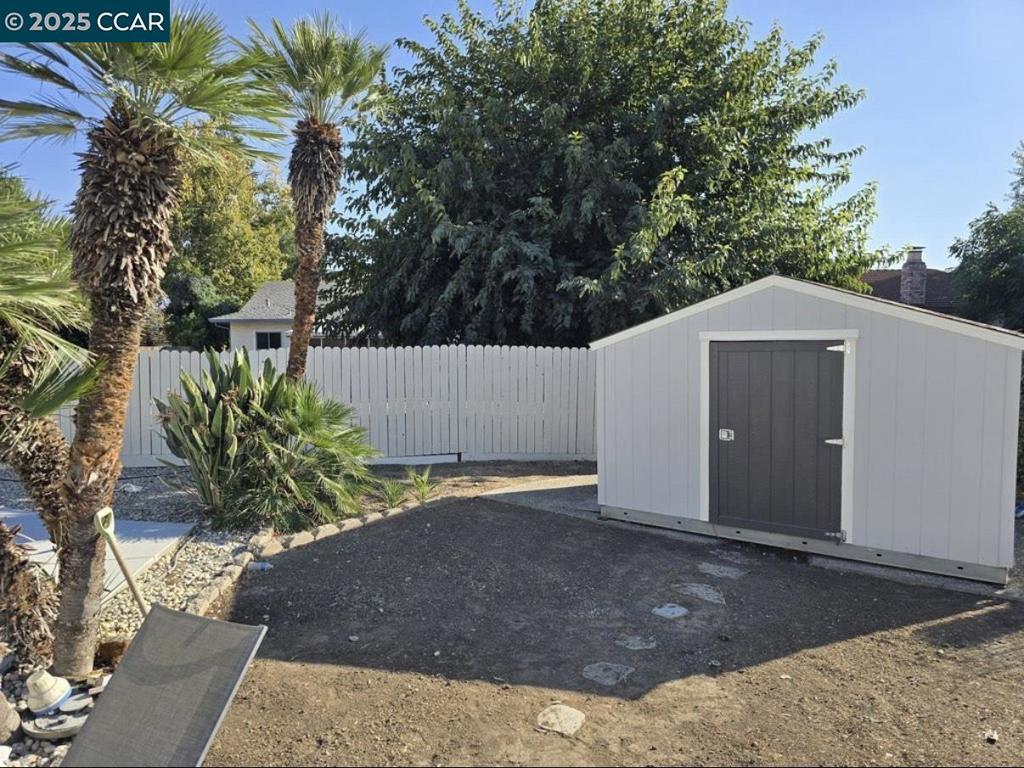 BRENTWOOD - Residential