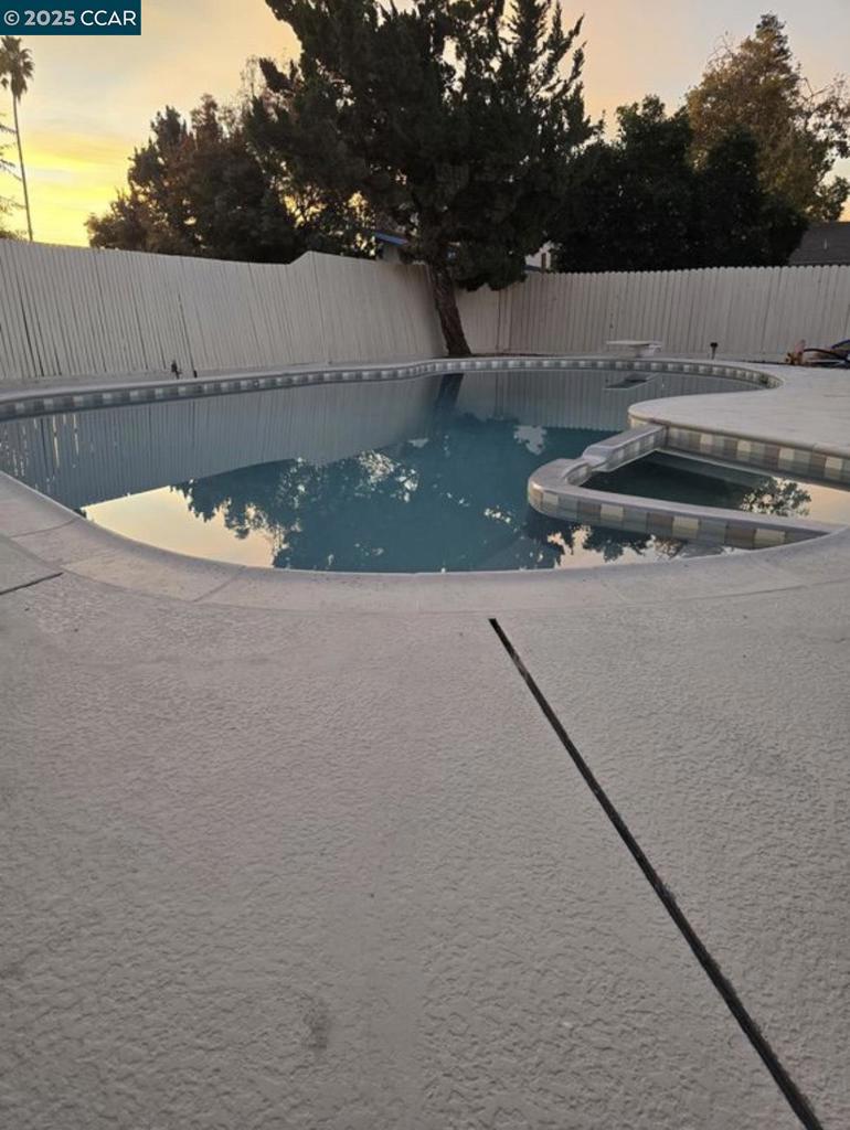 BRENTWOOD - Residential