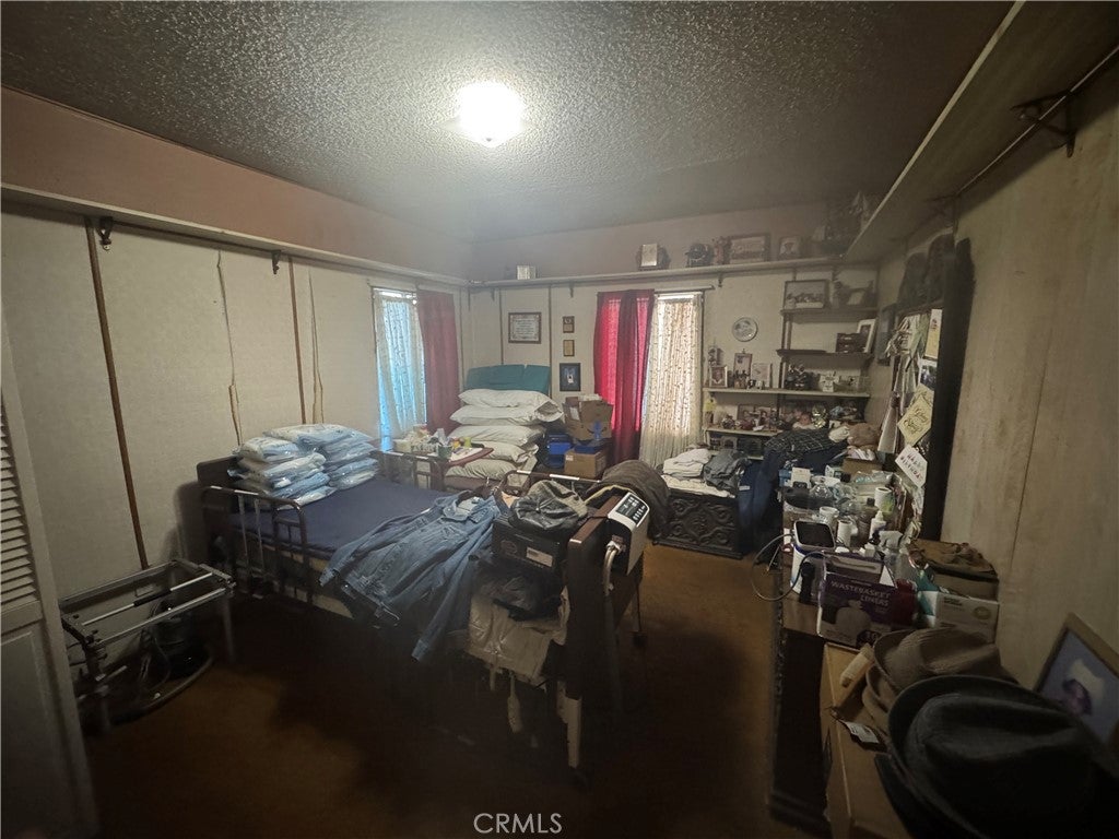 1519 W 69th