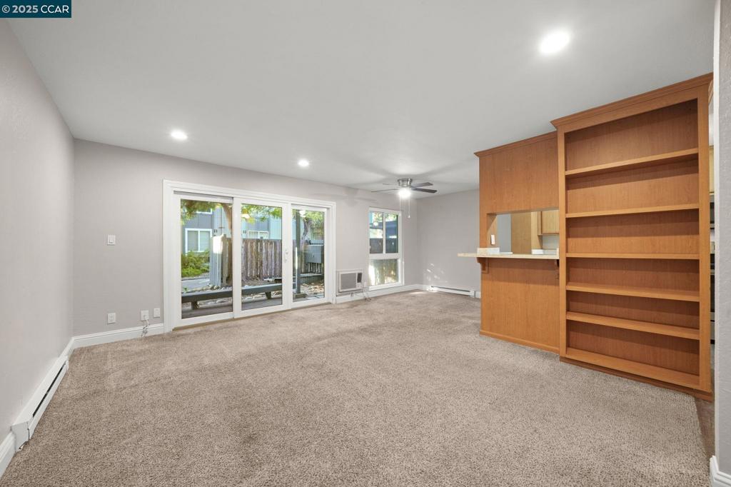 OAK CREEK - Residential