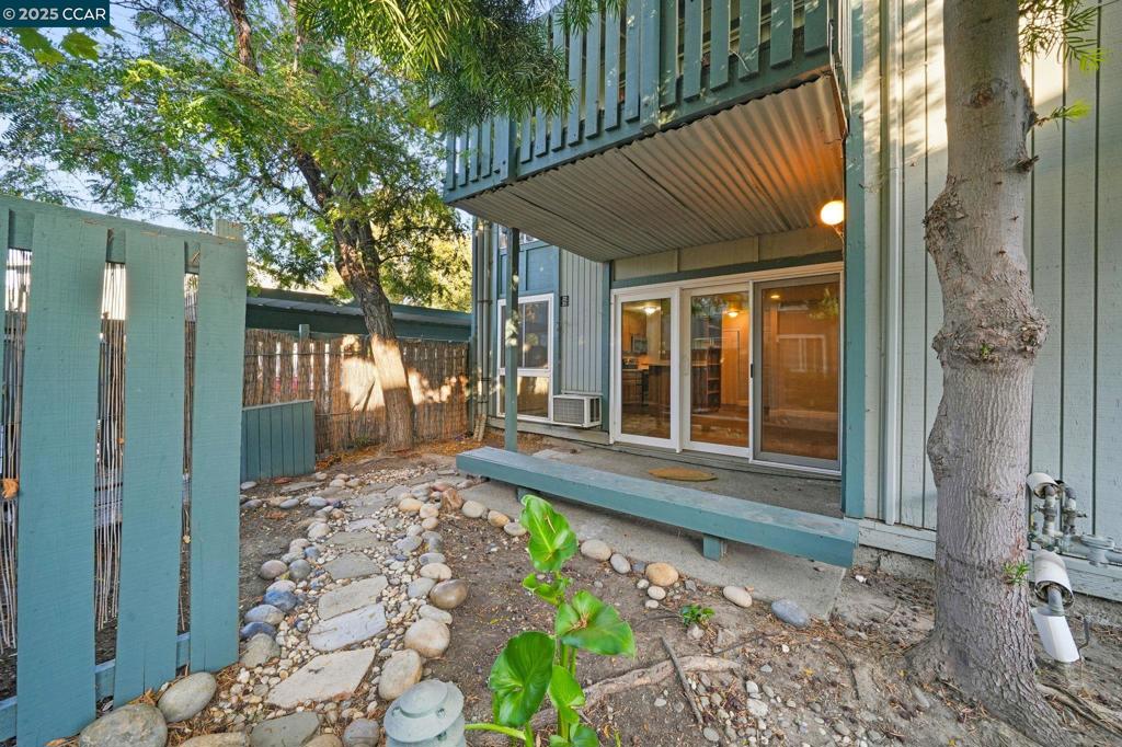 OAK CREEK - Residential