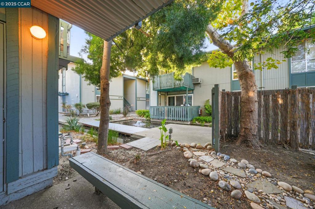 OAK CREEK - Residential
